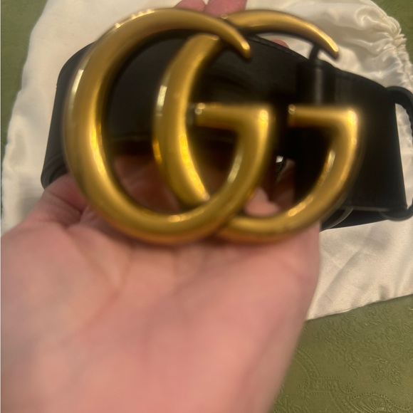 Gucci Black Leather Belt with Gold GG Emblem - Picture 1 of 3